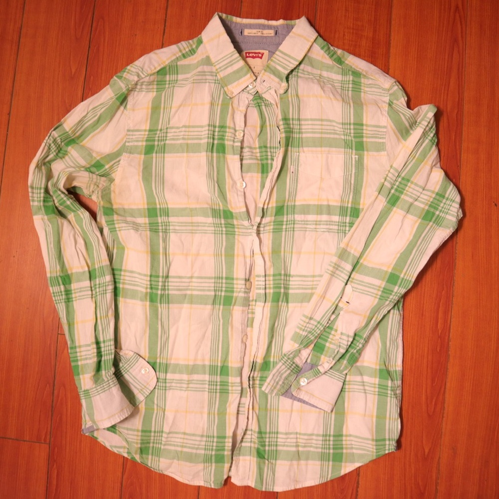 Large Green Levis shirt